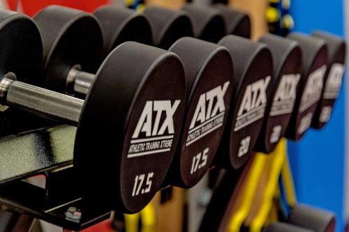 a row of black dumbbells in a gym at Villas Lucy - 1 Lemon -outdoor pool , 2 Cherry-indoor pool and 3 Plum-outdoor pool in Marina