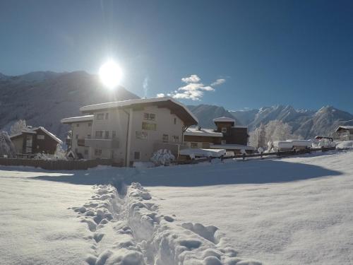 Ferienhaus Bergauf with Hot Tub