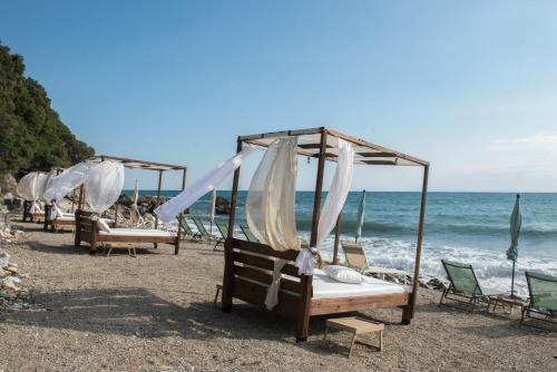 Gallery image of La Baia Guest House in Karítsa