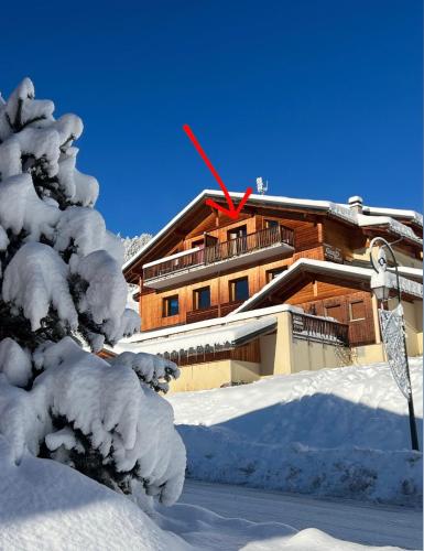 DUPLEX 50 m2 aux pieds des pistes les saisies hauteluce et contamines montjoie 6 personnes 1 chambre et un coin nuit