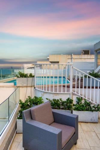 Φωτογραφία από το άλμπουμ του Malta Pool Penthouse σε Is-Swieqi