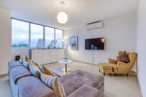 Φωτογραφία από το άλμπουμ του Malta Pool Penthouse σε Is-Swieqi