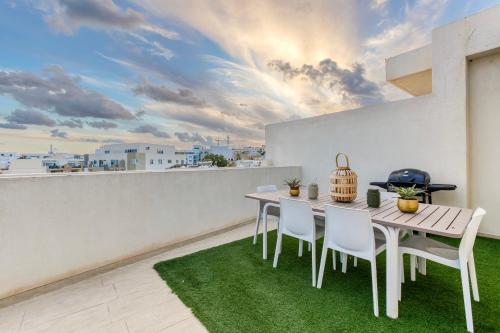 Φωτογραφία από το άλμπουμ του Malta Pool Penthouse σε Is-Swieqi