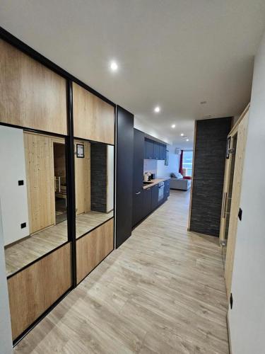 Fotografie z fotogalerie ubytování L'ÉTOILE AZ - vue lac - Sauna privé v destinaci Tresserves