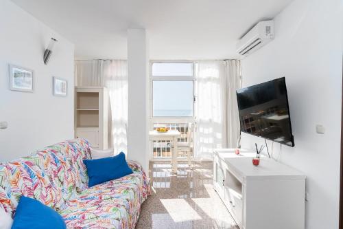 NAC8 - Bonito apartamento con vistas al mar 2 dormitorios, Wifi, 3 Piscinas, Playa a 250 metros