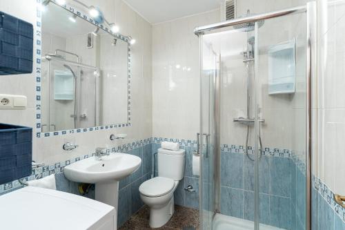 NAC8 - Bonito apartamento con vistas al mar 2 dormitorios, Wifi, 3 Piscinas, Playa a 250 metros