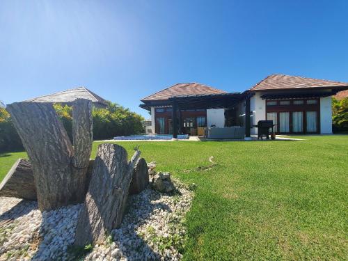 Espectacular Villa Tropical de 2 hab/ con Piscina Privada y BBQ