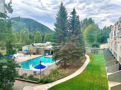 a view of a swimming pool in a resort at Keystone Lakeside Condo in Keystone