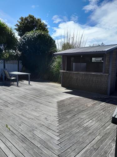 Φωτογραφία από το άλμπουμ του Hosts on the Coast - Tobies Cabana σε Whangamata