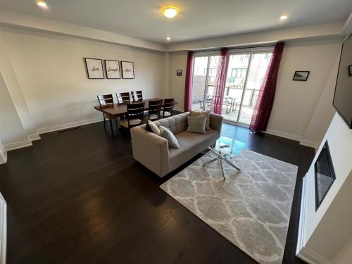 Newmarket's Best Lux Townhome W Top Amenities