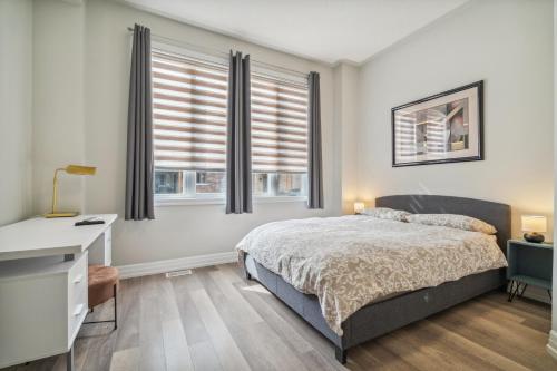Renovated Home With Tall Ceiling In Prime Location