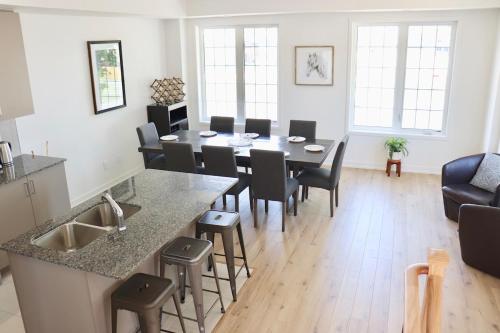 Bright & Stylish Home In The Heart Of Newmarket