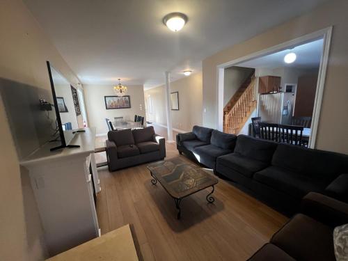 Welcome To Your Newmarket Home
