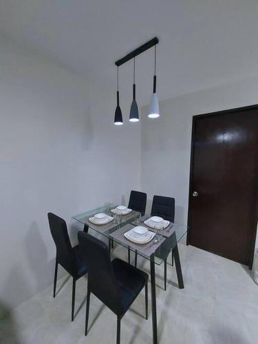 Fotografie z fotogalerie ubytování 2BR Condo near Oakridge&IT Park w/WI-FI&Netflix v destinaci Mandaue City