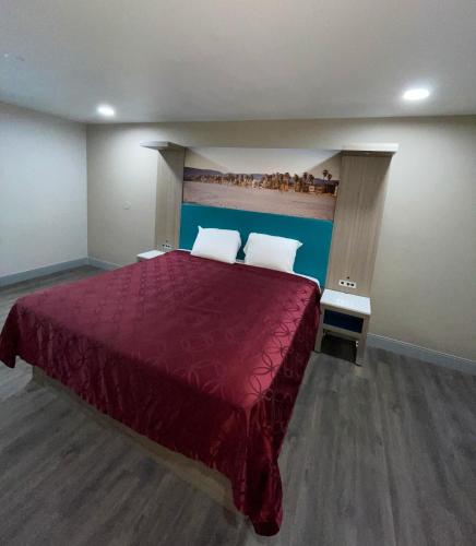 New Star Inn El Monte, CA - Los Angelesにあるベッド