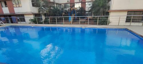 Piscina a Daman Dwelling Home Stay o a prop