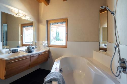 Koupelna v ubytování Apart Garni Hax'n Tenne