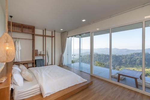 リゾートから撮影された、または一般的な山の景色