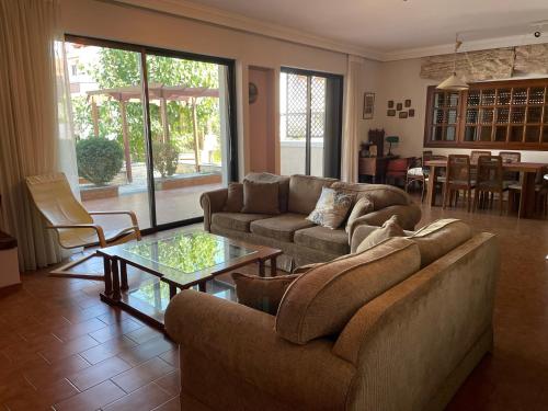Ruang duduk di Maria's Apartment, Selianitika