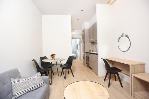 Zenou 24 Downtown Apartment
