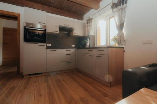 Dapur atau dapur kecil di Bergblickapartments