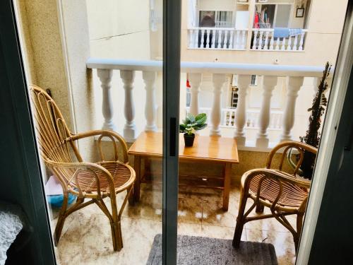 Apartamento compartido - SOLO EL DORMITORIO ES PRIVADO photo 9
