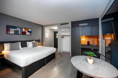 Staycity Aparthotels Marseille Centre Vieux Port photo 51