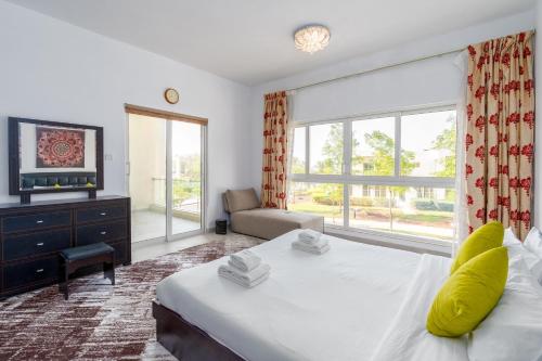 Postel nebo postele na pokoji v ubytování Luxury 5B Villa private Garden in Ras Al Khaimah