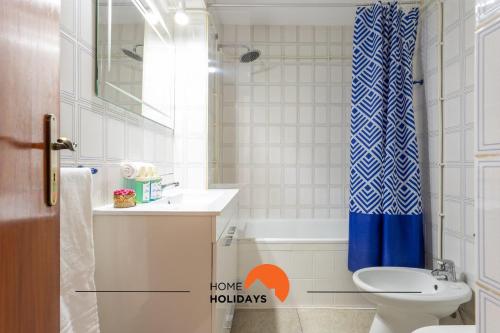 Koupelna v ubytování #150 Praia da Rocha by Home Holidays