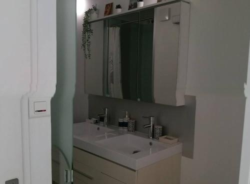 Photo de la galerie de l'établissement Plus qu'à s'installer,pour des séjours télétravail, à Rhut