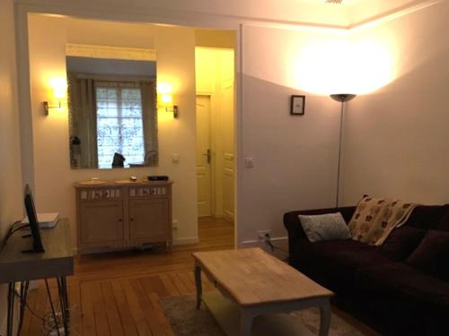 Appartement 2 pieces a PARIS Ecole Militaire Champ de Mars Tour Eiffel
