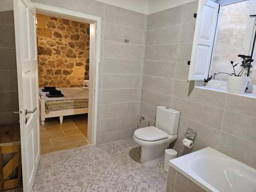 Koupelna v ubytování Unique Farmhouse in the Heart of Gozo - Nadur