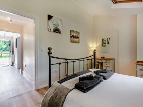 Ένα ή περισσότερα κρεβάτια σε δωμάτιο στο 3 bed property in Sturminster Newton Dorset RCORN