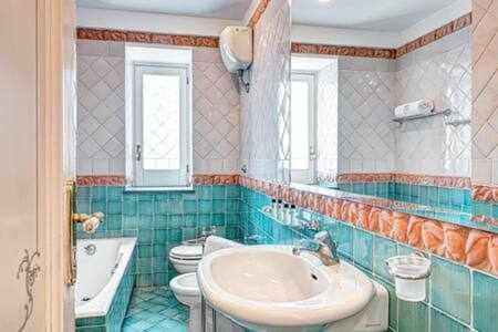 Koupelna v ubytování GOCCE VILLAS - The Palace Villa Escondida