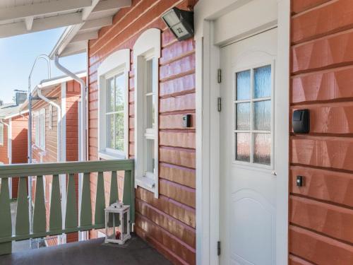 Το κτήριο όπου στεγάζεται  η παραθεριστική κατοικία