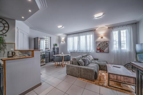 Afbeelding uit fotogalerij van L'Evasion - Sauna Jacuzzi Cinema in Tours