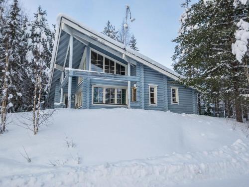 Holiday Home Aurinkoinen cottage by Interhome under vintern