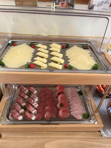 Makanan di atau berdekatan hotel