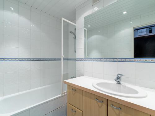 Apartment Le Grand Tichot A et B - Val Claret-17 by Interhome