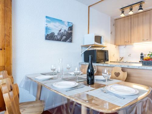 Studio Les Tommeuses - Val Claret-36 by Interhome