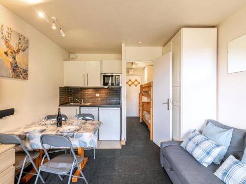 Studio Home Club - Lavachet-12 by Interhome