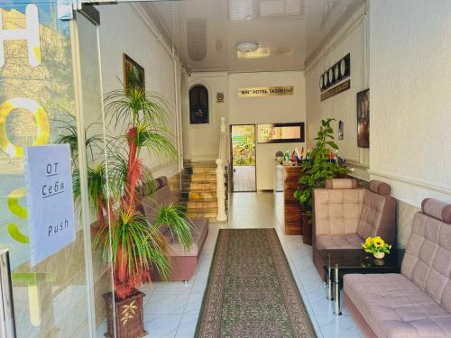 Khu vực ghế ngồi tại MIR HOSTEL