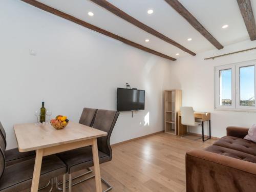 Apartment Lara's House by Interhome