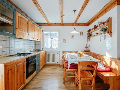 Dapur atau dapur kecil di Apartment Casa Bucci by Interhome