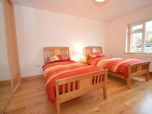 A bed or beds in a room at 2 bed in Appledore PILOT