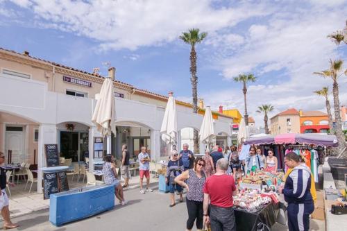 Barcarès village - plage - mer - 4/9p+cour 3 étoil