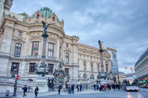 Galeries LaFayette - 7 bedrooms - lift - aircon