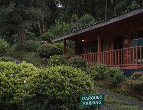 Cedrela Eco-Lodge & Restauranteにある庭
