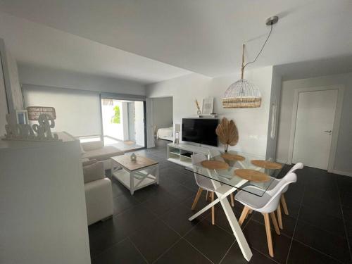 Μια τηλεόραση ή/και κέντρο ψυχαγωγίας στο Paraiso