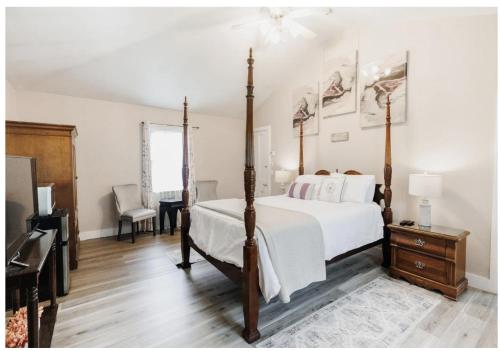Ένα ή περισσότερα κρεβάτια σε δωμάτιο στο The Hamilton Hoppin House